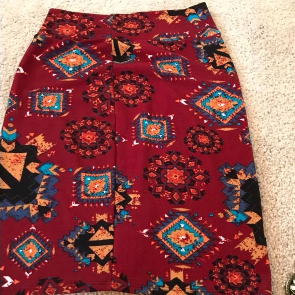 Small Lularoe Cassie skirt